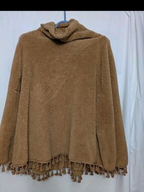 Women’s Tan Sherpa Fleece Tassel Hem Poncho Cape Sz Small Cozy Boho